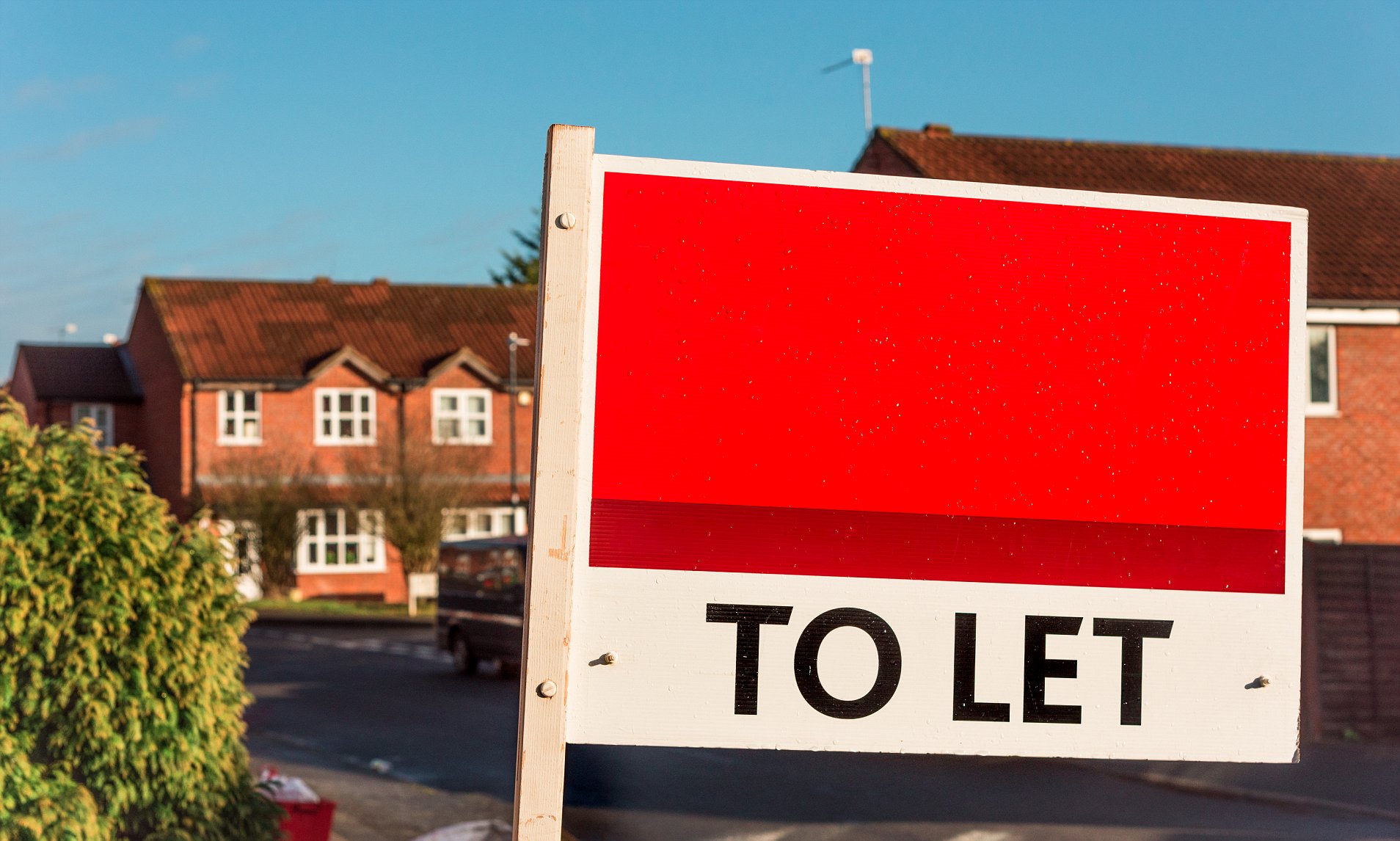 To'let. The house is to let. аренда рисунок. To'let. The house is to let.